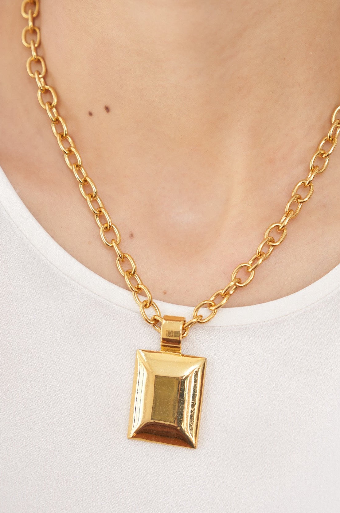 Vintage 80s Gold Pendant Necklace